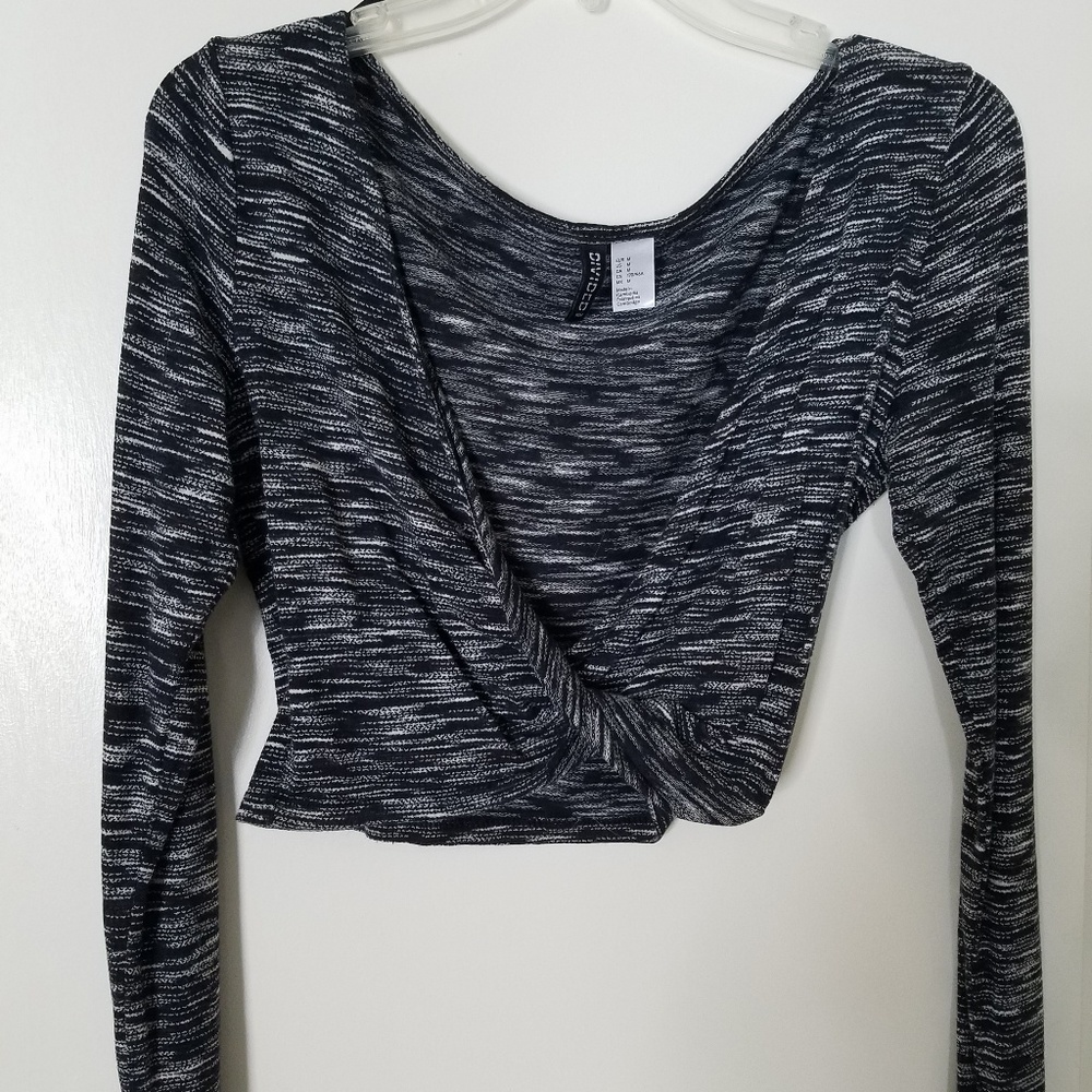 H&M long sleeved crop top